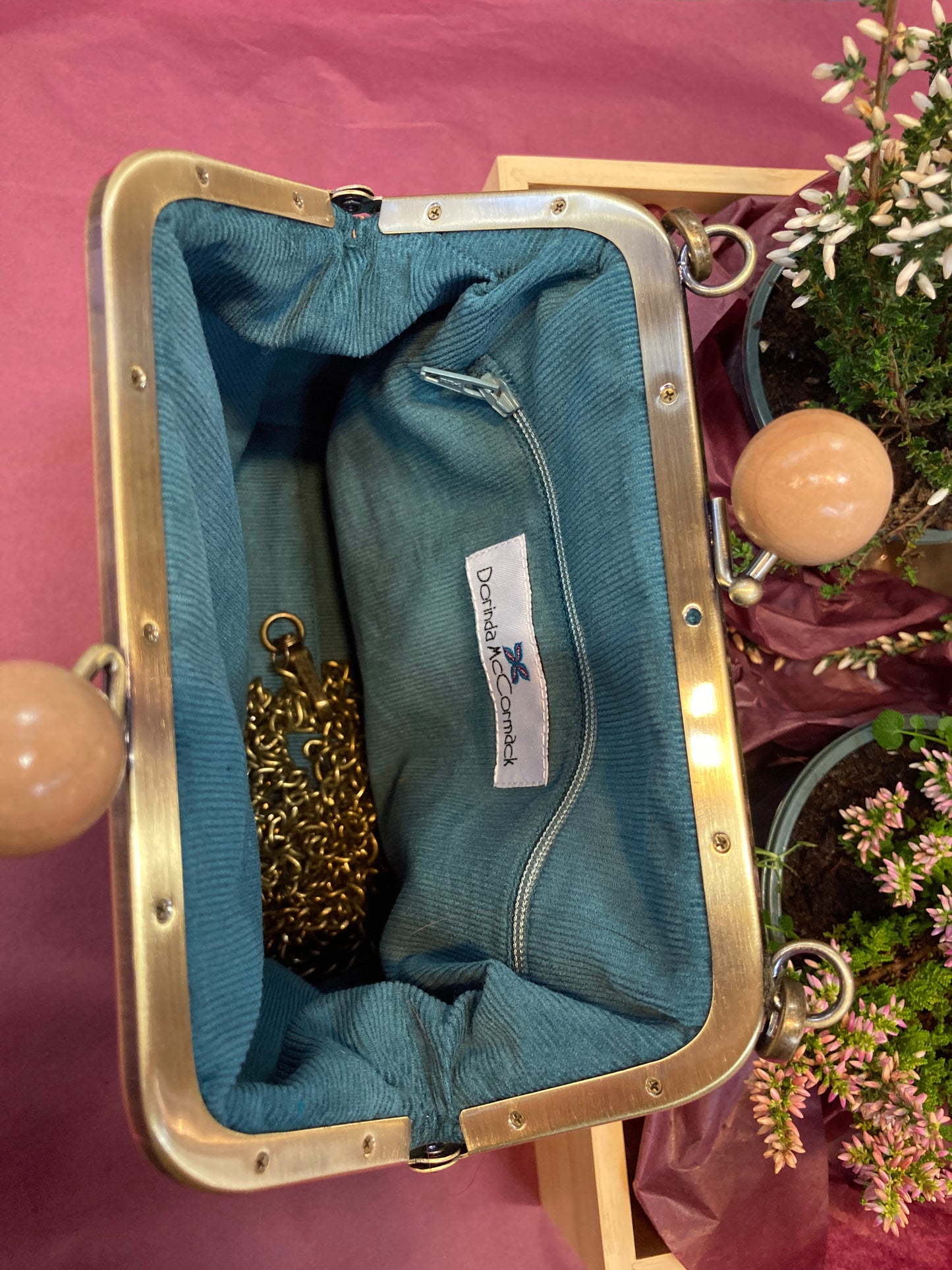 ‘Annie’ Crossbody Kiss Clasp Bag