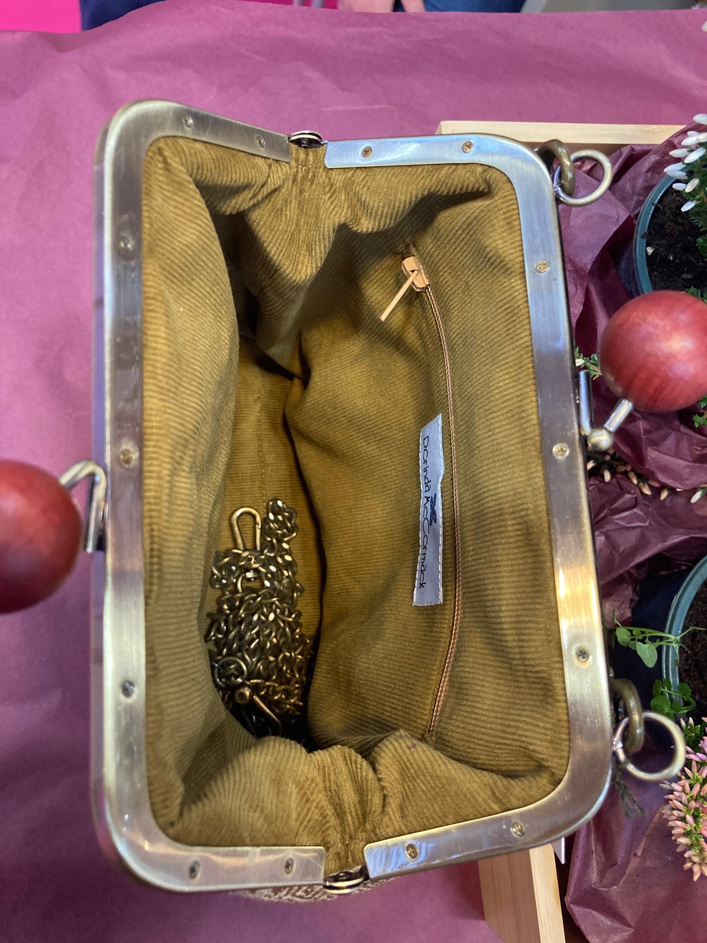 ‘Annie’ Crossbody Kiss Clasp Bag