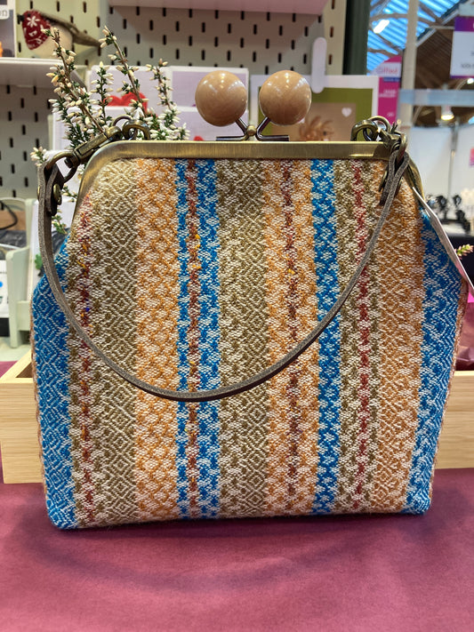 ‘Annie’ Crossbody Kiss Clasp Bag