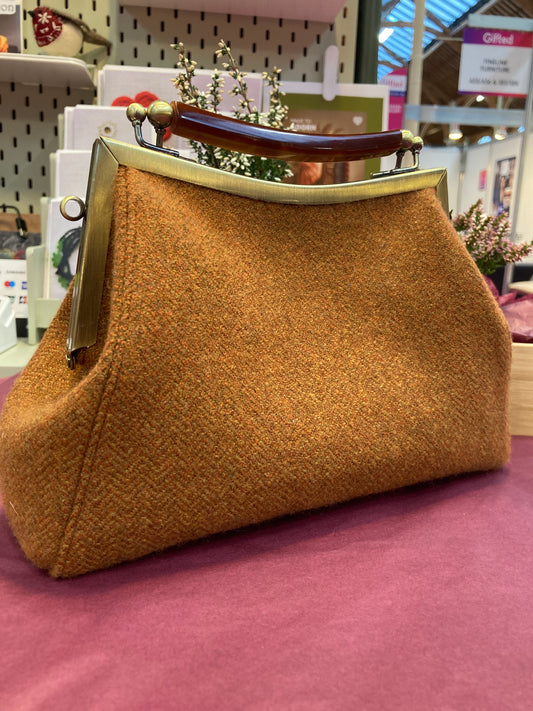 Tortoiseshell swing handle Eilish bag