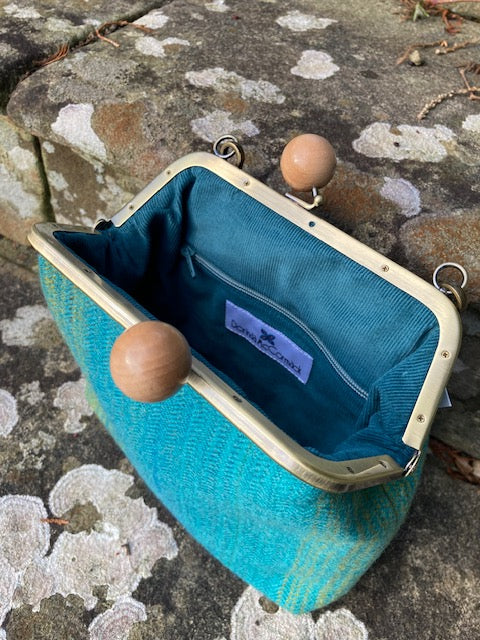 ‘Annie’ Crossbody Kiss Clasp Bag